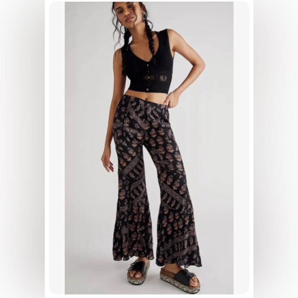 Women’s Free People Fiji Feelings Flare Pants. Size Large. NWOT